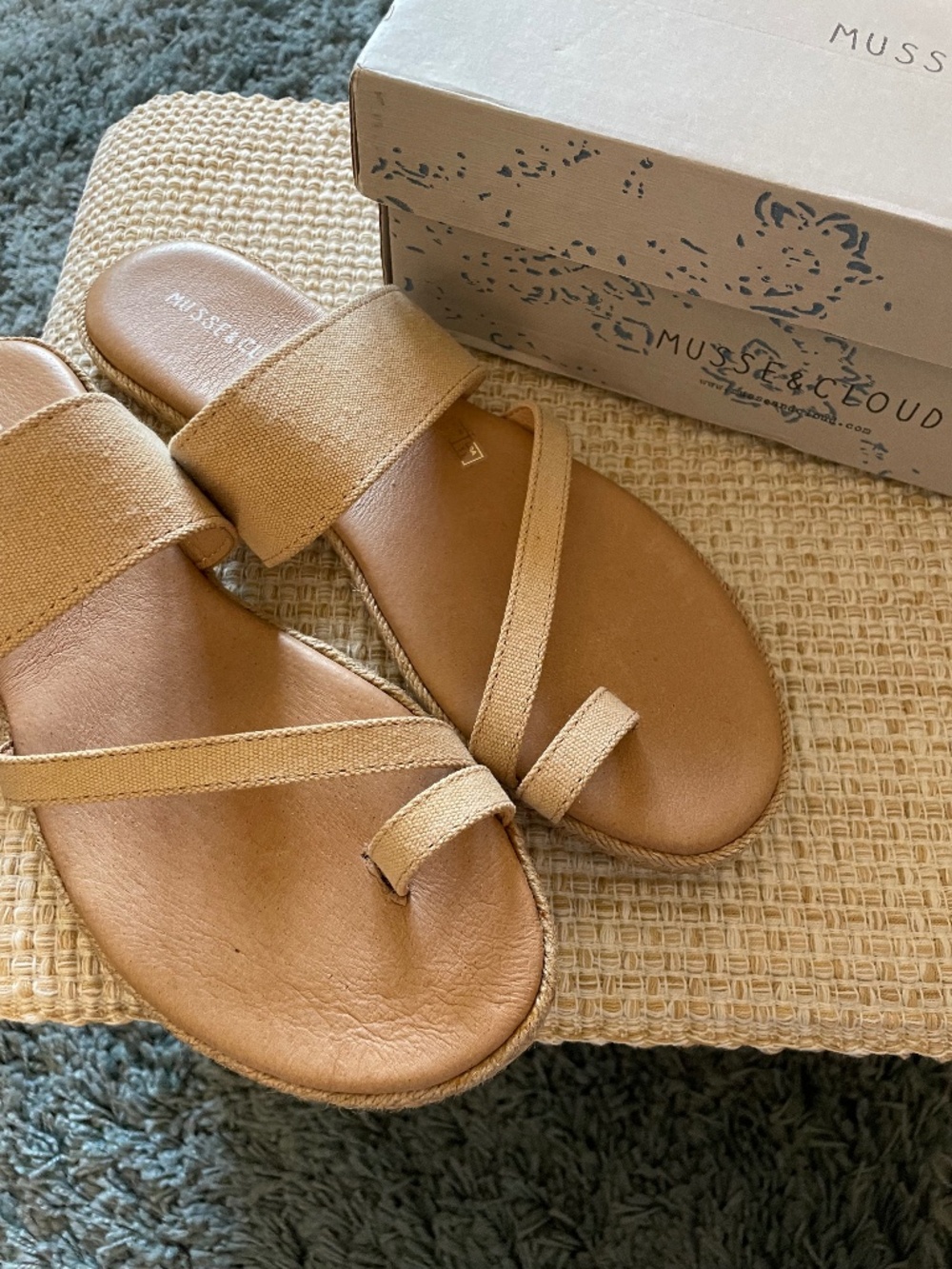 Musse & Cloud Zubeach women’s sandals sz.. 11